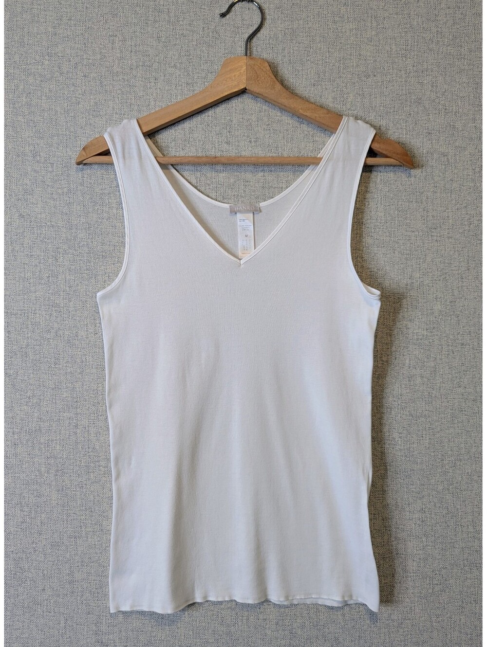 Hanro seamless cotton V-neck tank top